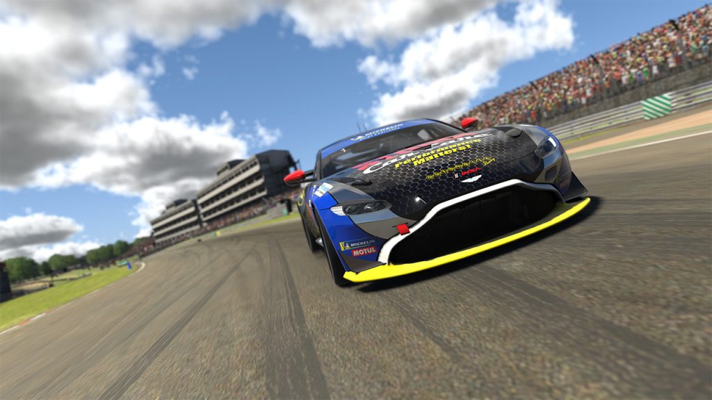 2022-03-07-12-40-49_0-1024x576 Aston Martin Vantage GT4 su iRacing: La Guida per Iniziare.