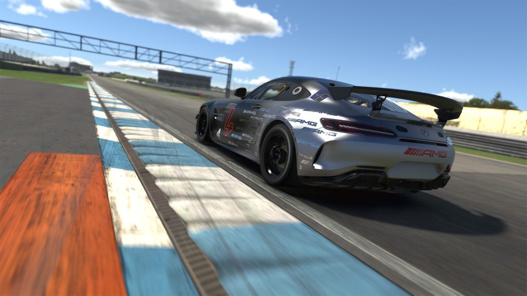 Mercedes-AMG GT4 su iRacing: La Guida per Iniziare.